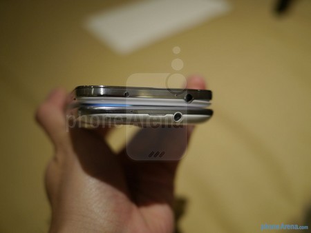 Galaxy S4 gây nhầm lẫn về thiết kế với Galaxy S III 5